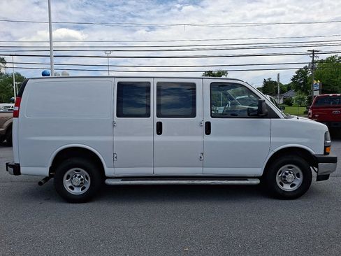 Used 2024 Chevrolet Express 2500 w/ Driver Convenience Package RWD image 7