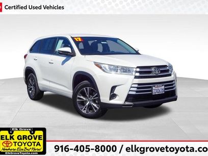 Certified 2017 Toyota Highlander LE w/ Carpet Mat Package