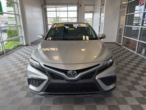 Used 2024 Toyota Camry SE FWD image 2