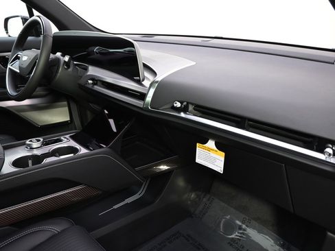 New 2026 Cadillac Vistiq Sport w/ LPO, Floor Liner Package image 15