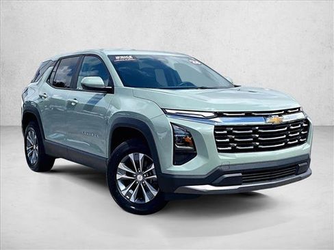 Used 2026 Chevrolet Equinox LT FWD image 12