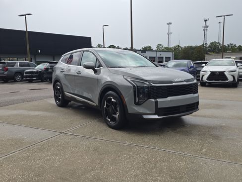 Certified 2026 Kia Sportage EX FWD image 2