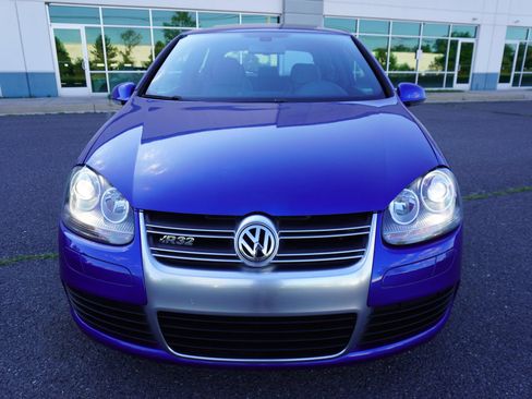 Used 2008 Volkswagen R32 AWD/4WD image 2
