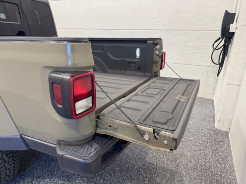 Used 2020 Jeep Gladiator Sport AWD/4WD image 23