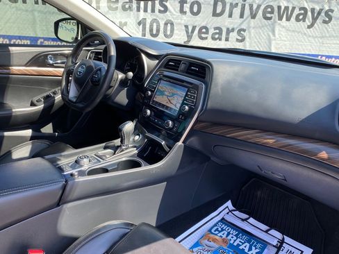 Used 2017 Nissan Maxima Platinum image 18