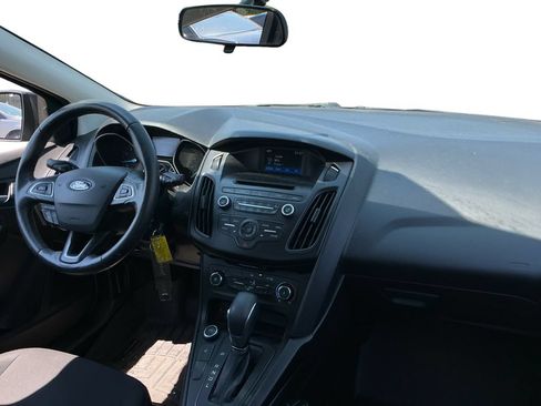 Used 2017 Ford Focus SE w/ Cold Weather Package FWD image 20