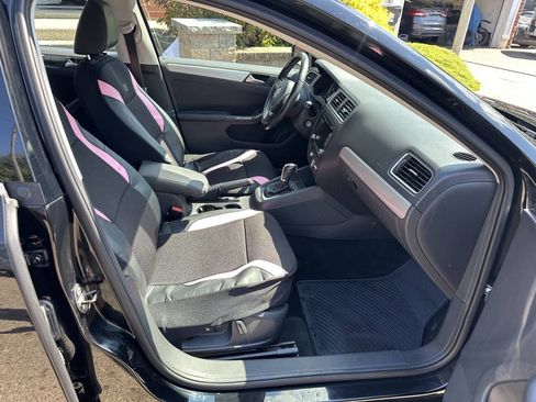 Used 2013 Volkswagen Jetta SE FWD image 21