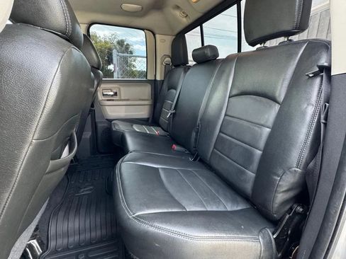 Used 2011 RAM 1500 Classic SLT w/ Technology Group RWD image 17