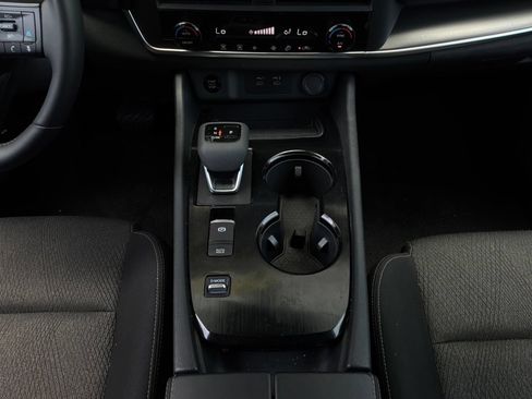 Used 2026 Nissan Rogue SV FWD image 15