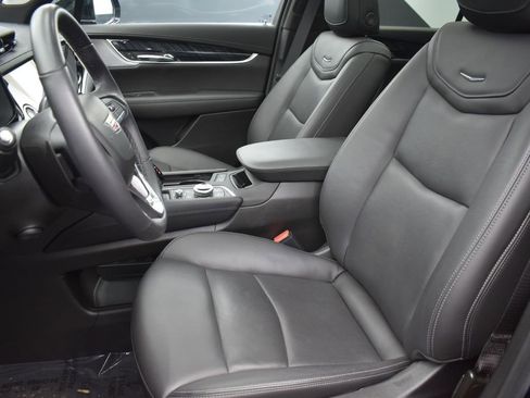 Certified 2024 Cadillac XT6 Premium Luxury w/ LPO, Floor Liner Package image 13