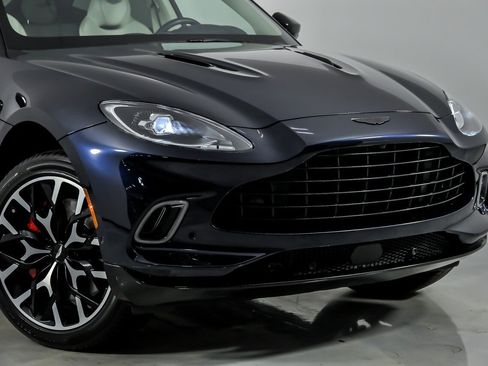 Used 2022 Aston Martin DBX AWD/4WD image 3