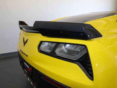 Used 2016 Chevrolet Corvette Z06 w/ 3LZ Preferred Equipment Group RWD image 39