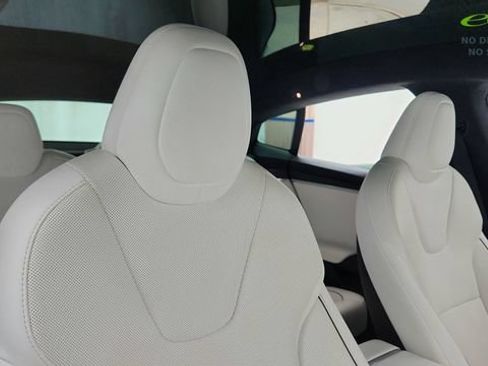Used 2022 Tesla Model S Plaid AWD/4WD image 22