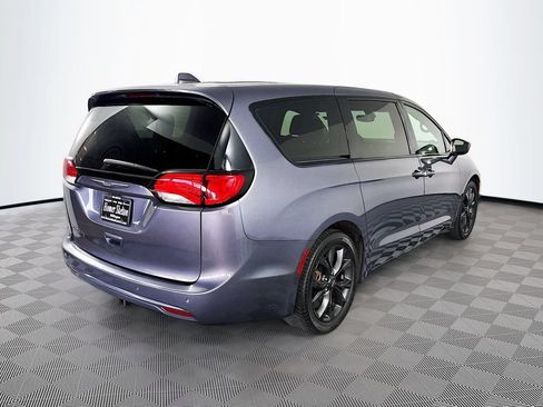 Used 2019 Chrysler Pacifica Touring Plus w/ S Appearance Package FWD image 7