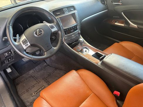 Used 2014 Lexus IS 250C w/ Luxury Package image 8