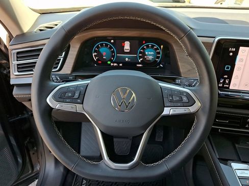 Certified 2024 Volkswagen Atlas SE image 18