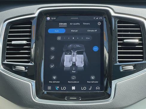 Certified 2024 Volvo XC90 T8 Ultimate AWD/4WD image 21