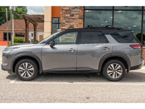Used 2023 Nissan Pathfinder SL w/ Black Appearance Package AWD/4WD image 6