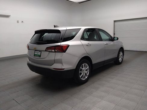 Used 2022 Chevrolet Equinox LS image 9