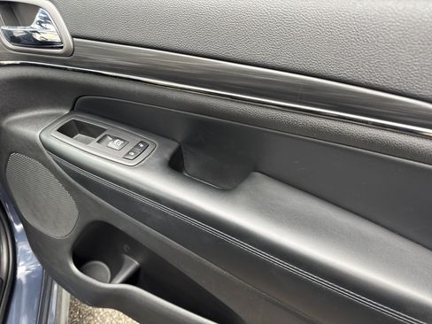 Used 2021 Jeep Grand Cherokee Limited X image 17