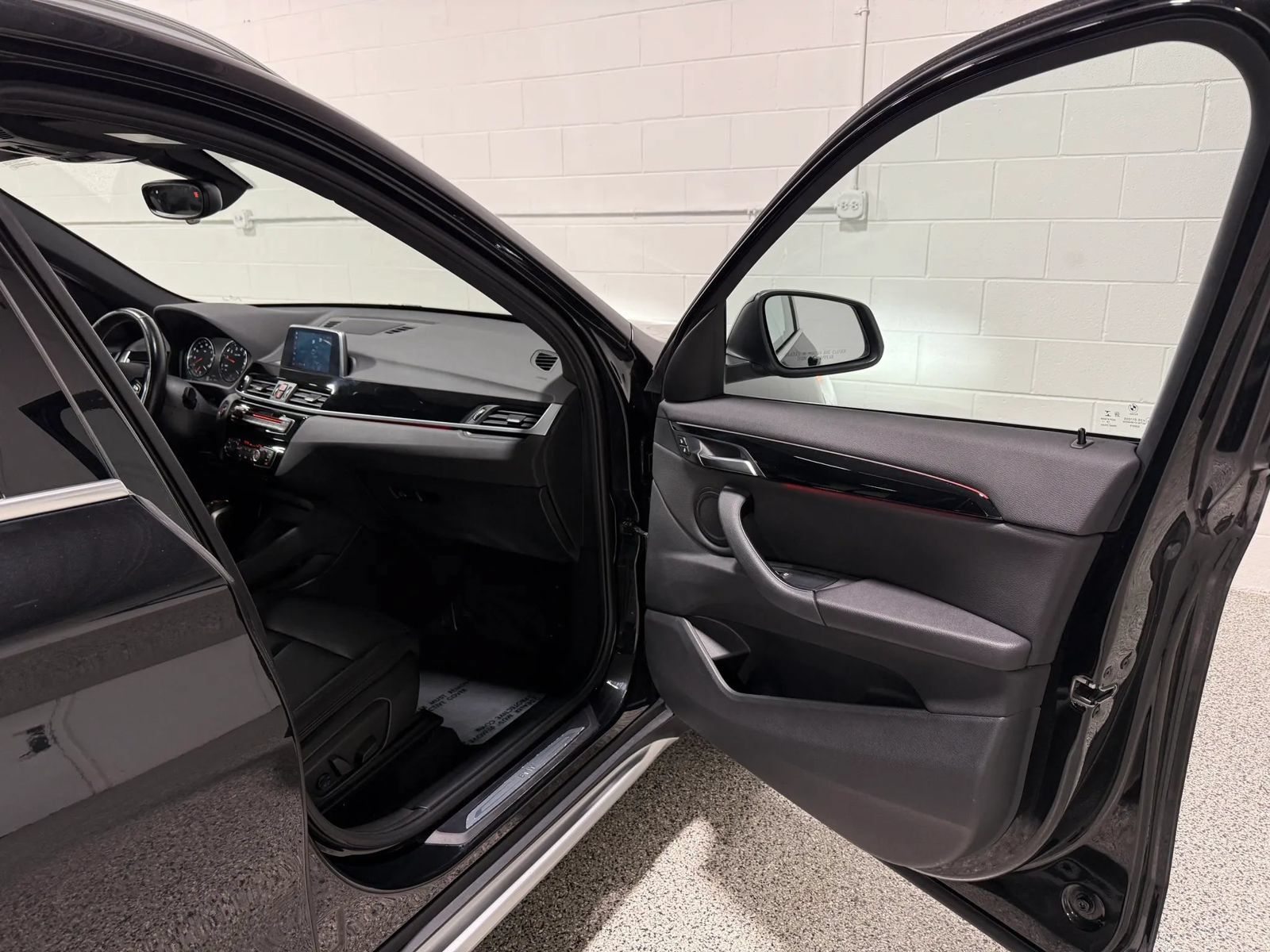 Used 2019 BMW X1 xDrive28i w/ Convenience Package AWD/4WD image 64