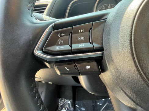 Used 2018 MAZDA MAZDA3 Touring FWD image 13