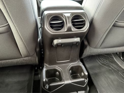 Used 2021 Jeep Gladiator Sport image 26