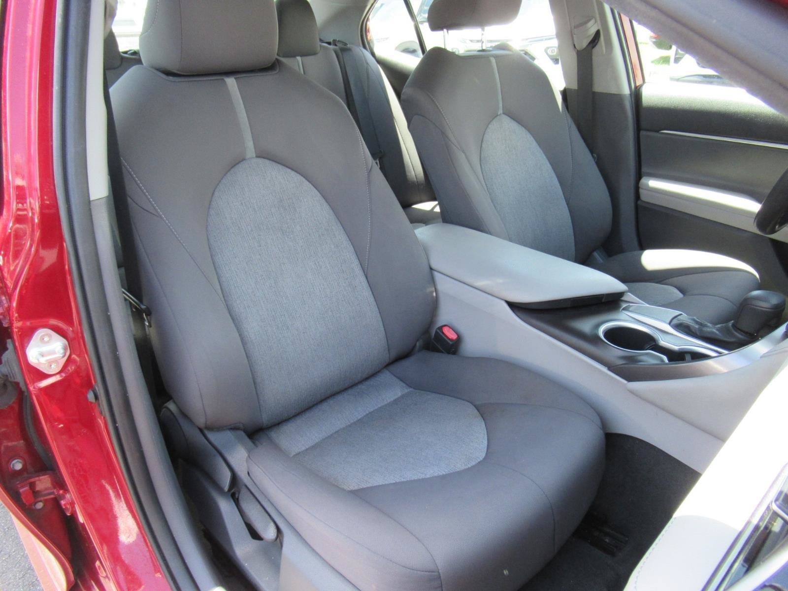 Used 2021 Toyota Camry LE FWD image 10