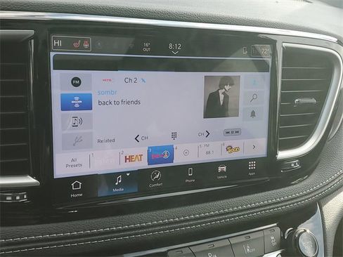 New 2025 Chrysler Pacifica Select image 25