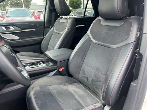 Used 2025 Ford Explorer ST w/ Sun And Sound Package AWD/4WD image 28