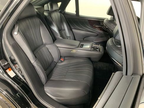 Used 2022 Lexus LS 500 AWD w/ Luxury Package image 38