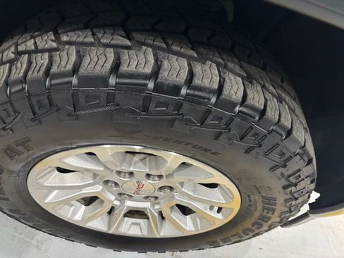 Used 2018 GMC Sierra 1500 SLE w/ SLE Value Package image 39