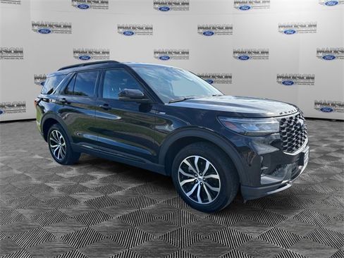Used 2025 Ford Explorer ST-Line image 7