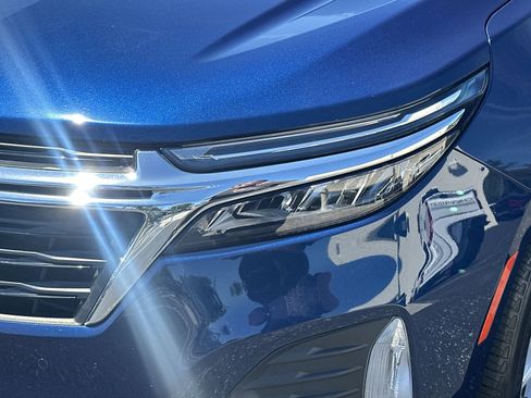 Used 2022 Chevrolet Equinox LT FWD image 11