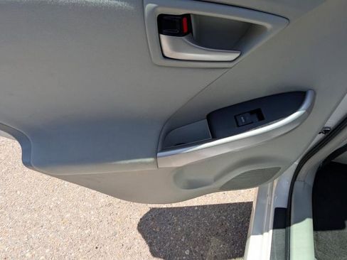 Used 2013 Toyota Prius Three w/ Solar Roof Pkg FWD image 13