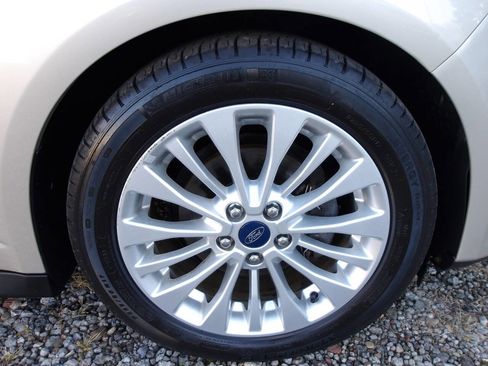 Used 2017 Ford C-MAX SE image 32