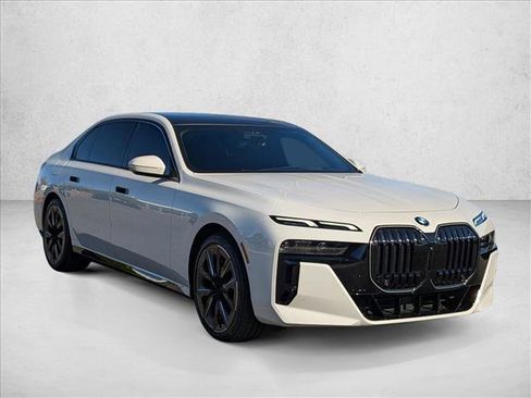 Used 2025 BMW 740i 740i image 3