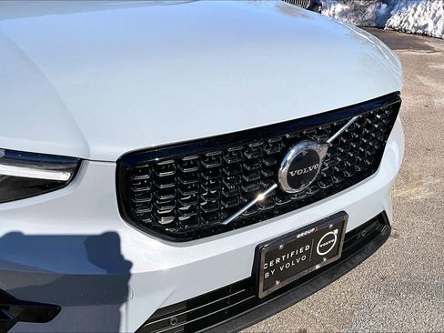 Certified 2024 Volvo XC40 B5 Plus w/ Protection Package Premier image 30