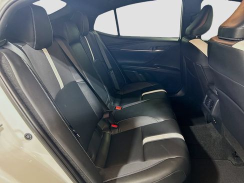 Used 2026 Toyota Camry Hybrid w/ Convenience Package FWD image 23