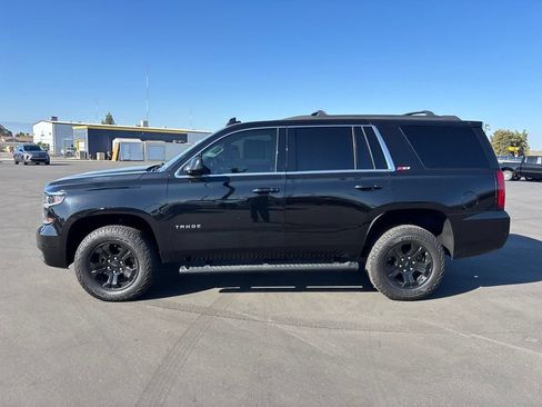 Used 2017 Chevrolet Tahoe LT w/ Luxury Package AWD/4WD image 4