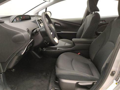 Used 2017 Toyota Prius Two w/ Carpet Mat Package image 17