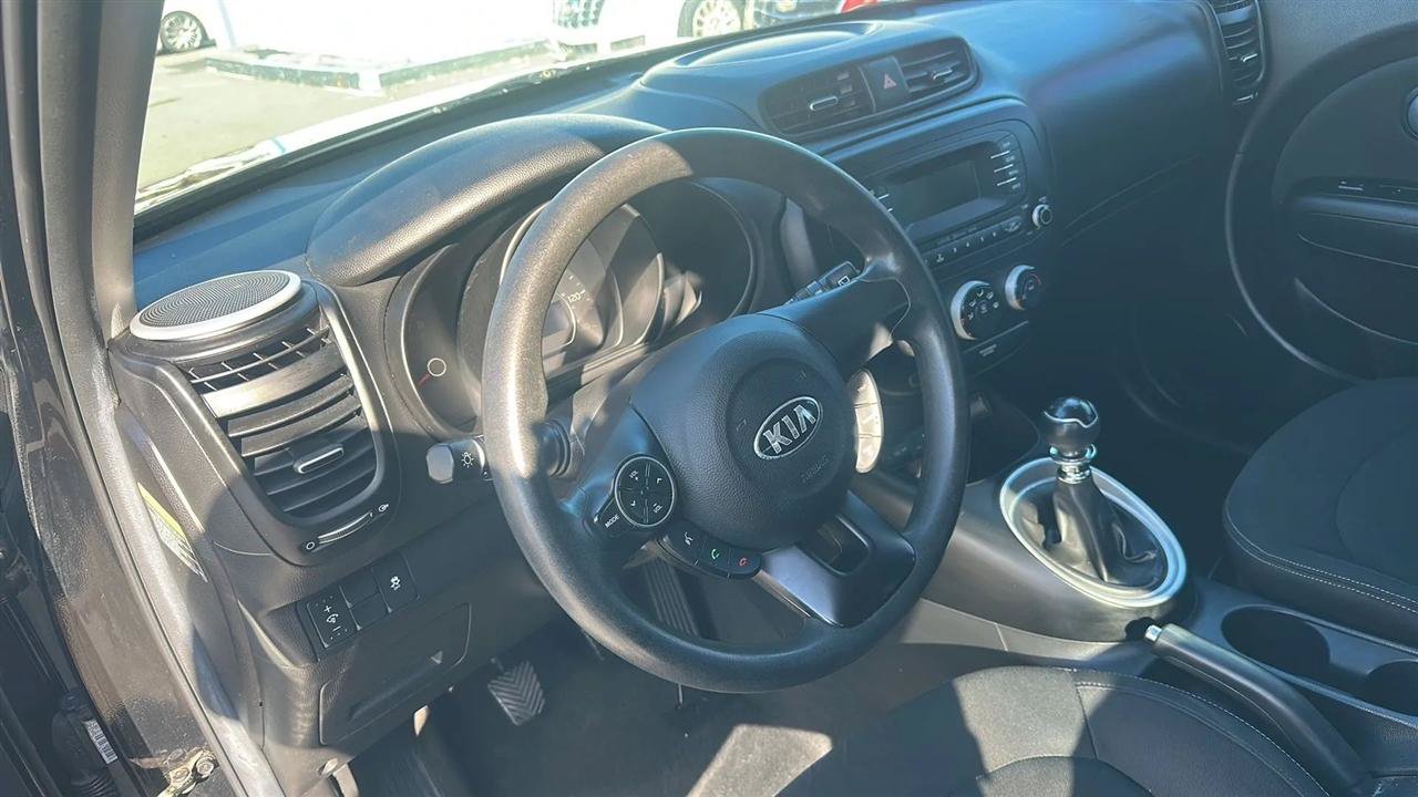 Used 2015 Kia Soul FWD image 21