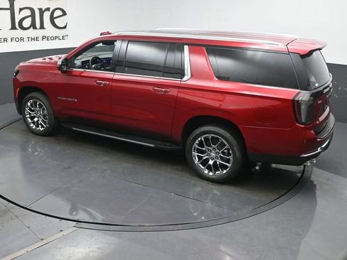 New 2026 Chevrolet Suburban Premier w/ Sun And Tow Package AWD/4WD image 21