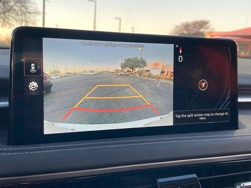 Used 2025 Genesis G70 2.5T image 20