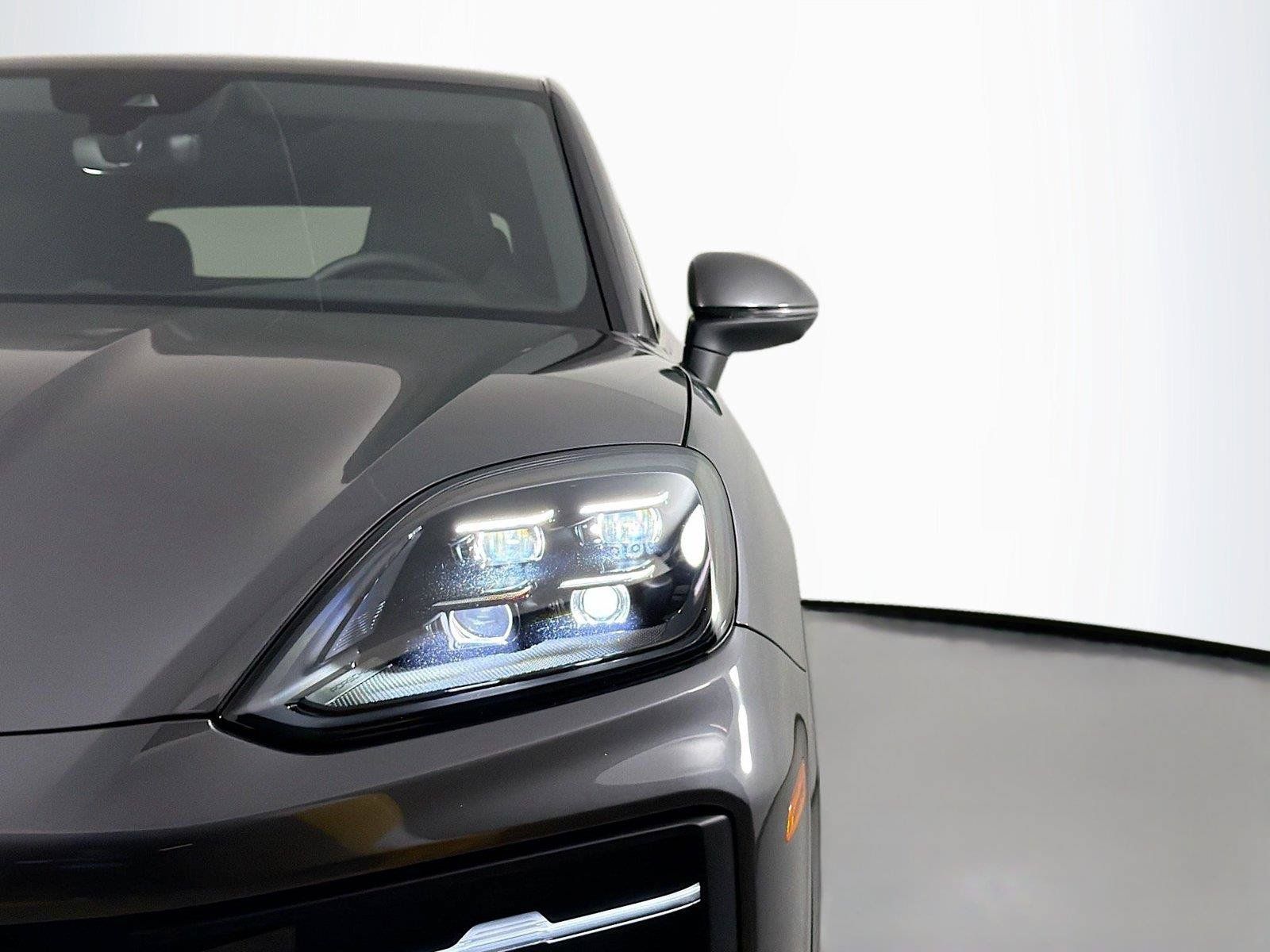 Certified 2025 Porsche Cayenne Coupe AWD/4WD image 15