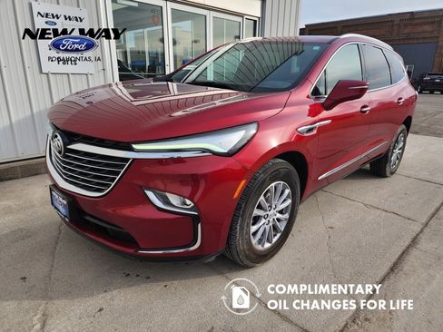 Used 2024 Buick Enclave Premium image 1