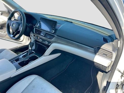 Used 2018 Honda Accord LX image 27