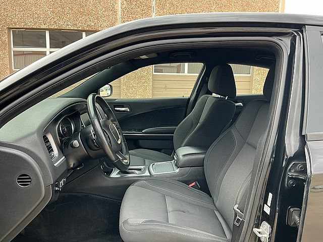 Used 2019 Dodge Charger SXT AWD/4WD image 16