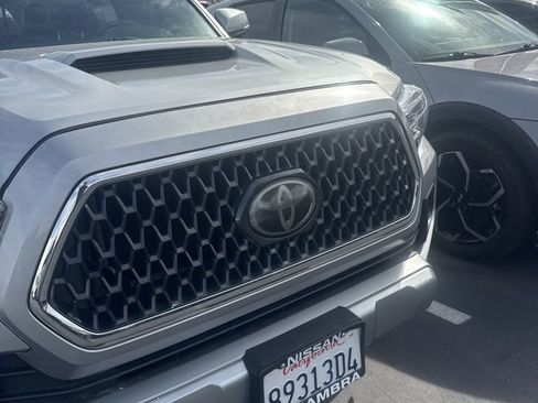 Used 2018 Toyota Tacoma TRD Sport RWD image 1