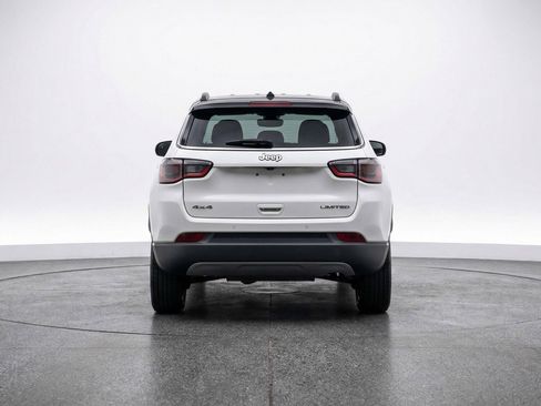 Used 2025 Jeep Compass Limited AWD/4WD image 7
